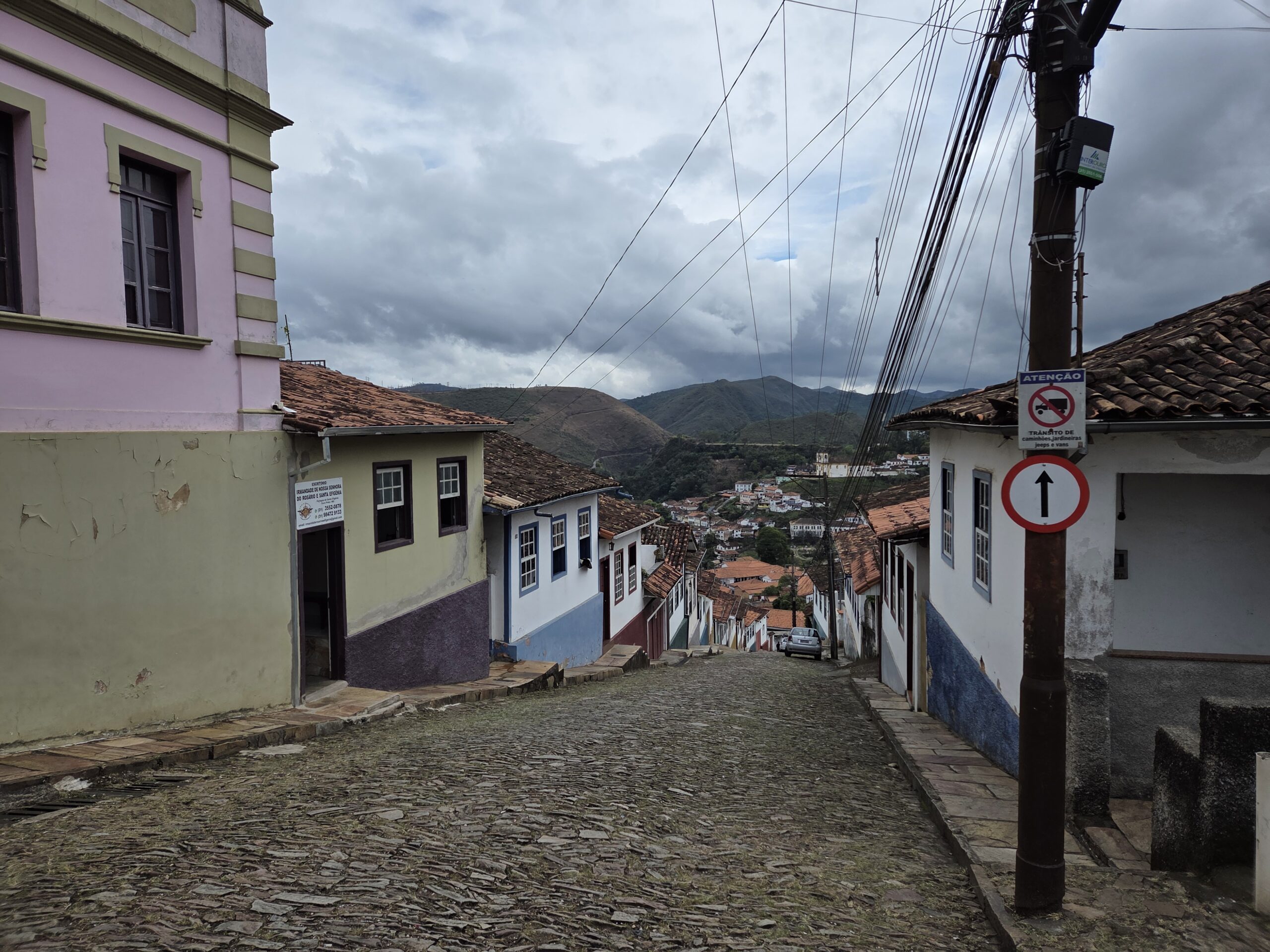 Prefeitura de Ouro Preto anuncia alteração no trânsito da Ladeira de Santa Efigênia