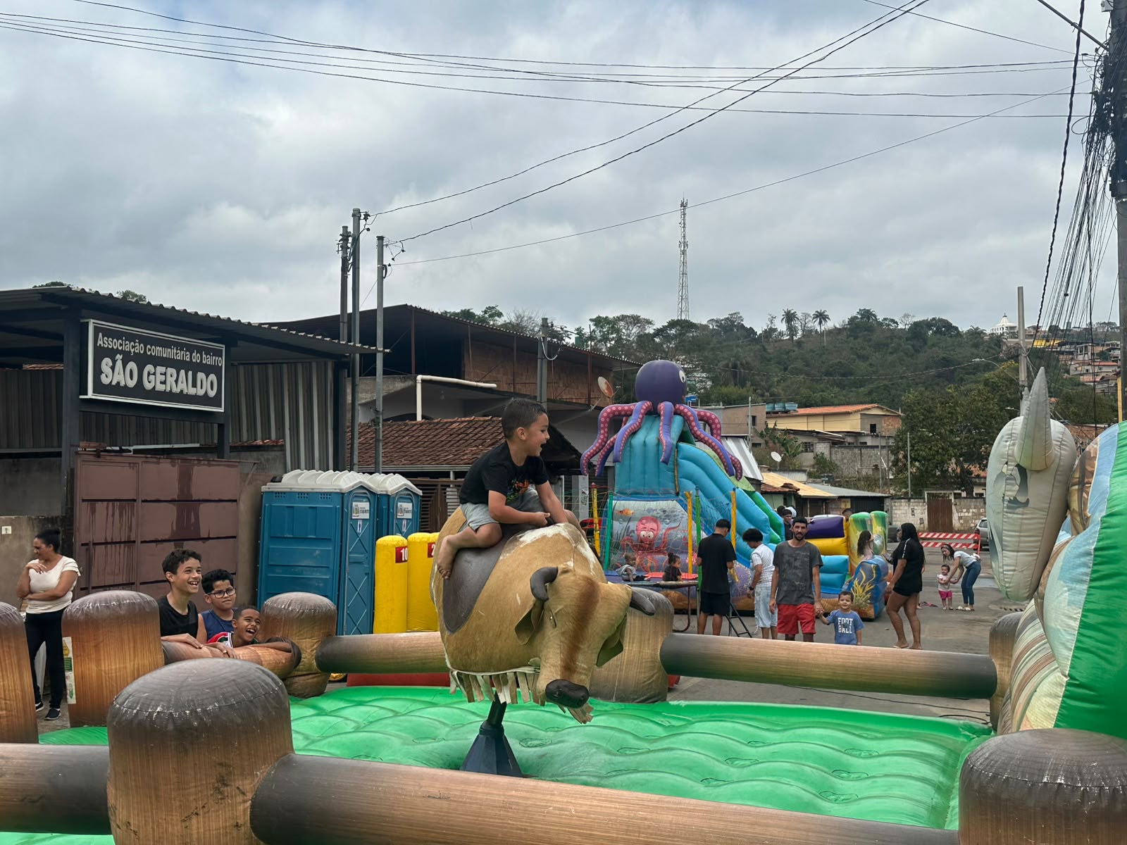Domingo de Lazer: projeto reúne famílias e impulsiona trabalho de empreendedores no bairro São Geraldo