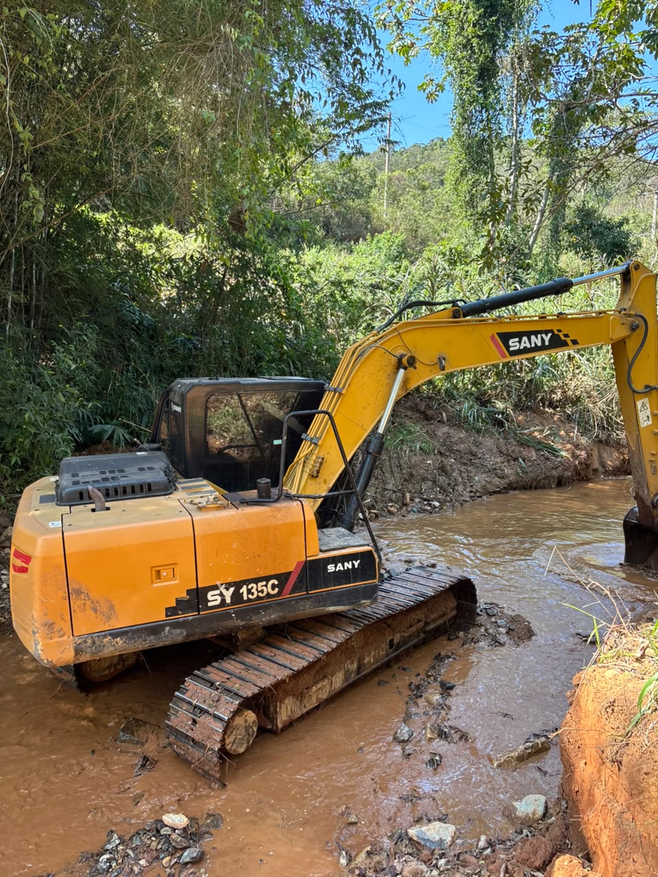 Desassoreamento de 2 km do Rio Cuiabá reforça prevenção de alagamentos em Santa Rita