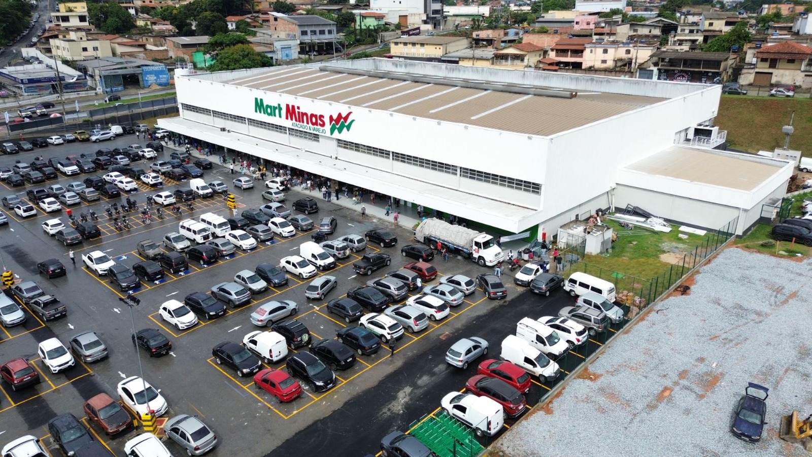 Mart Minas inaugura loja em Ouro Preto e abre vagas; programa Troco Solidário seleciona nova entidade local