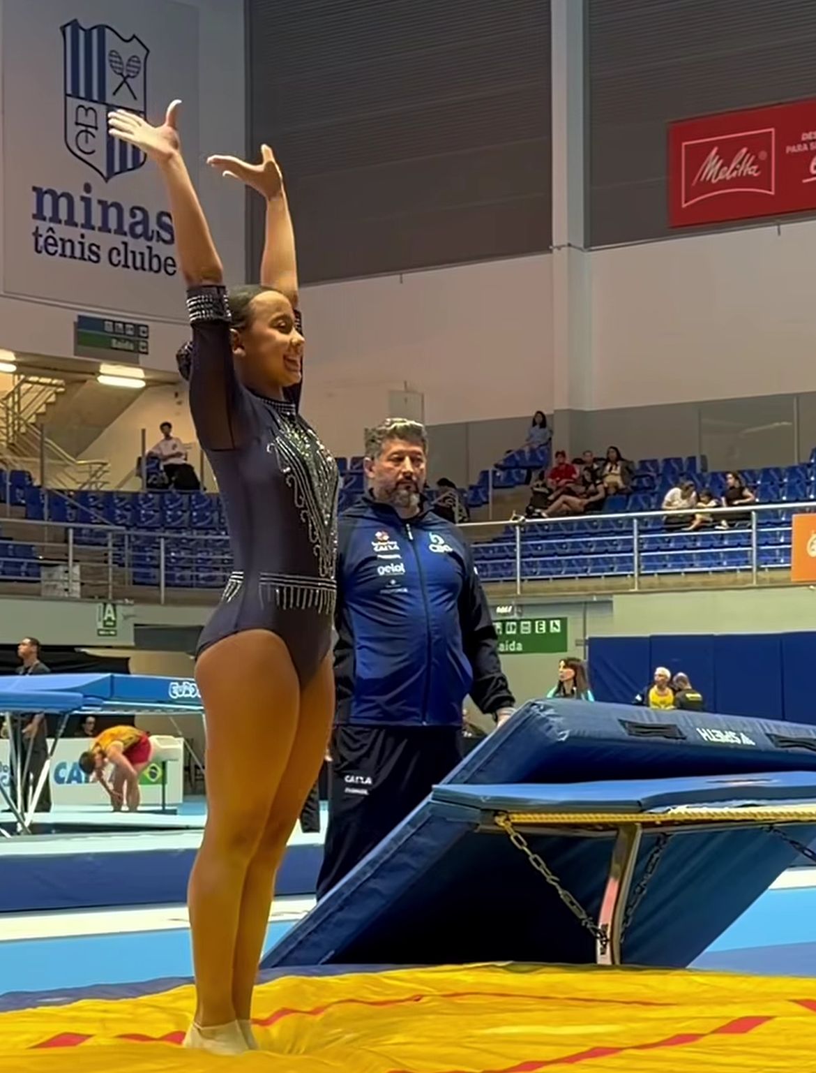 Ana Júlia, de Itabirito, conquista ouro no Sul-Americano de Ginástica de Trampolim