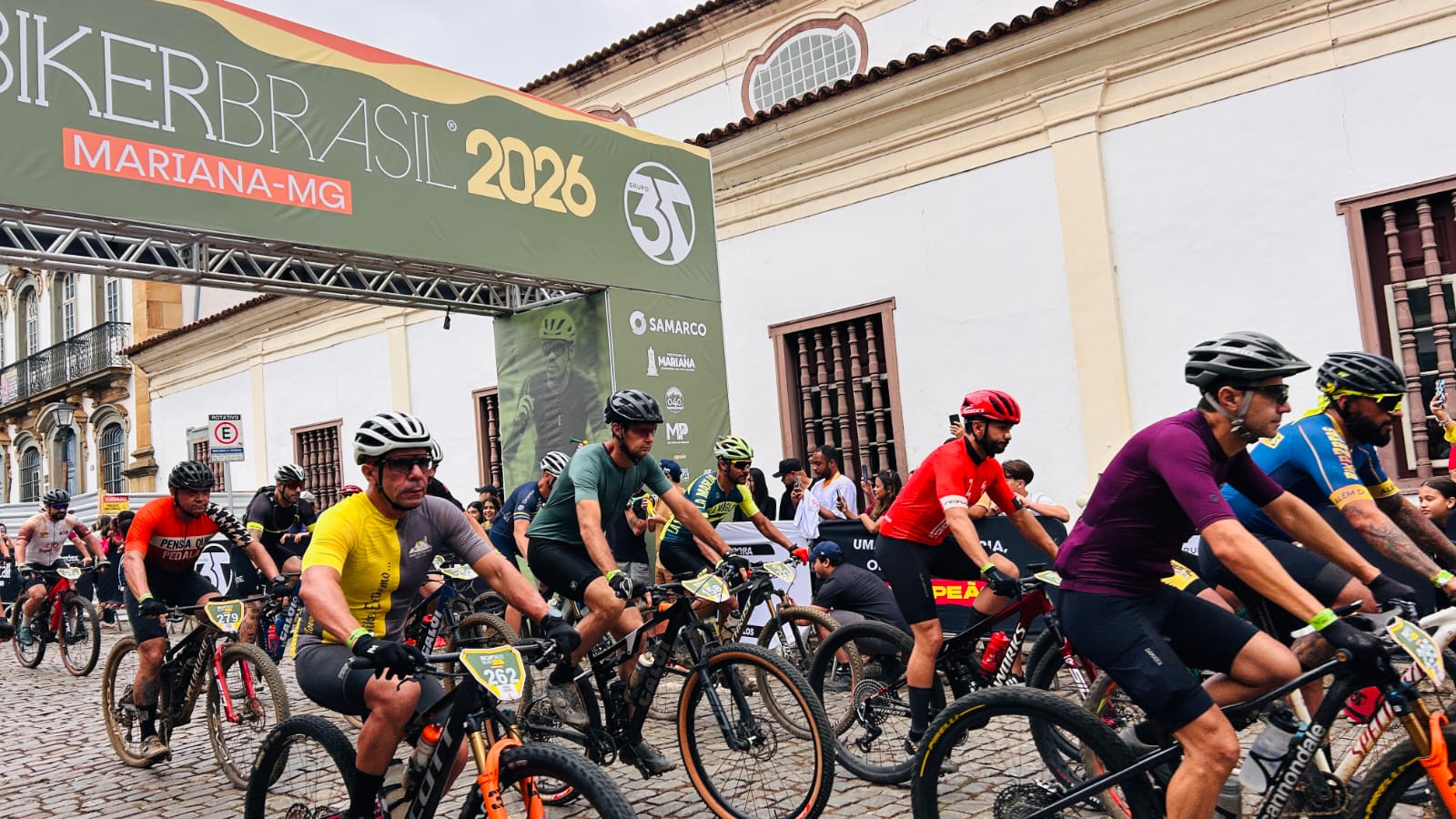 Iron Biker reúne ciclistas de todo o país e movimenta Mariana