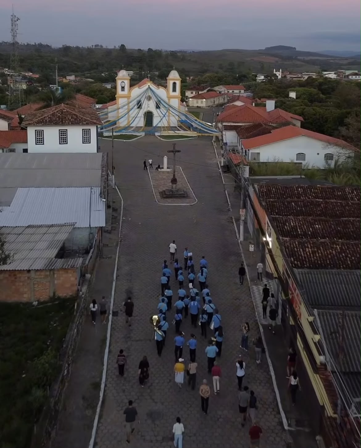 Banda de Baixo celebra 162 anos com alvorada pelas ruas de Cachoeira do Campo