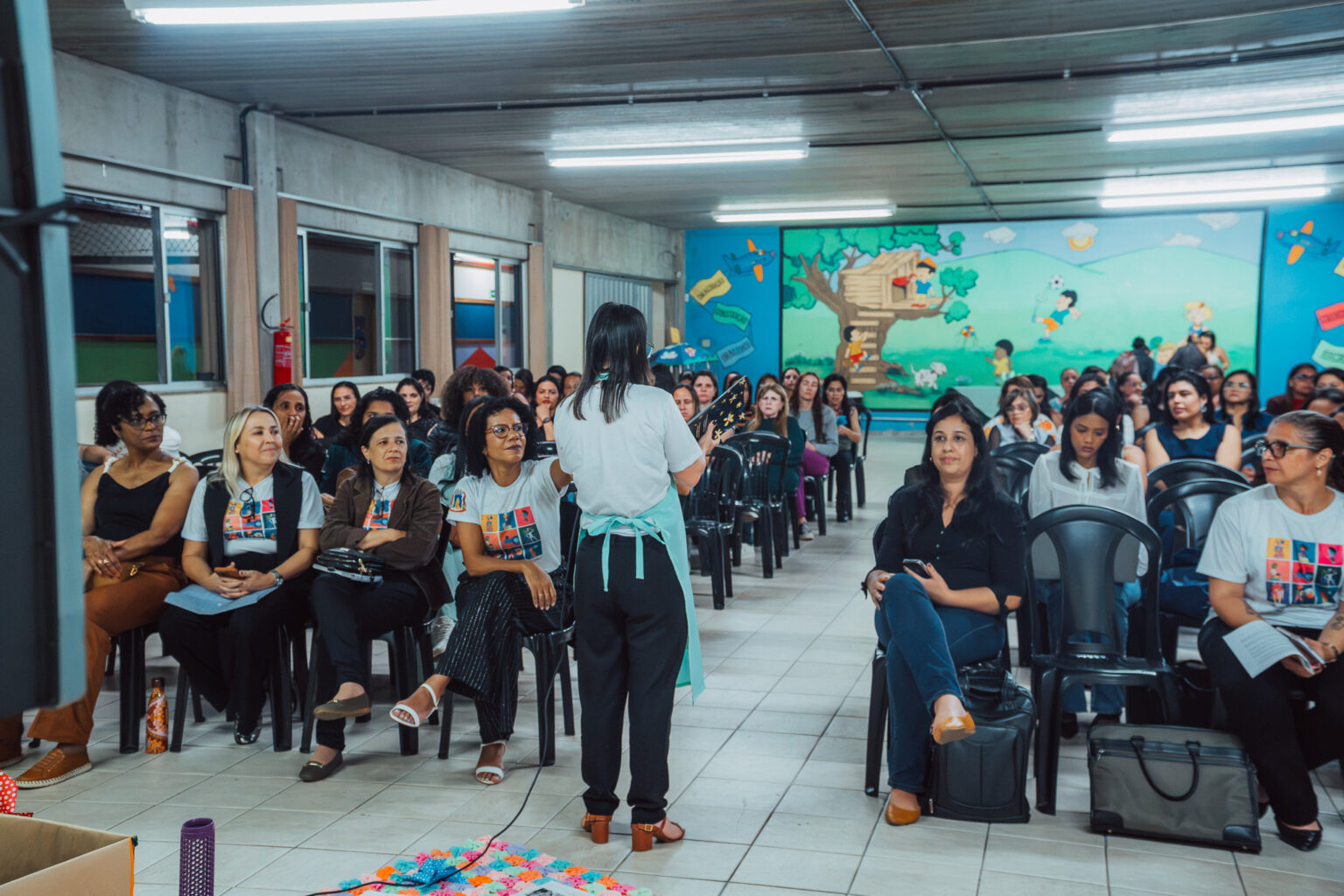 Profissionais da educação infantil de Itabirito encerram formação voltada à leitura e à escrita