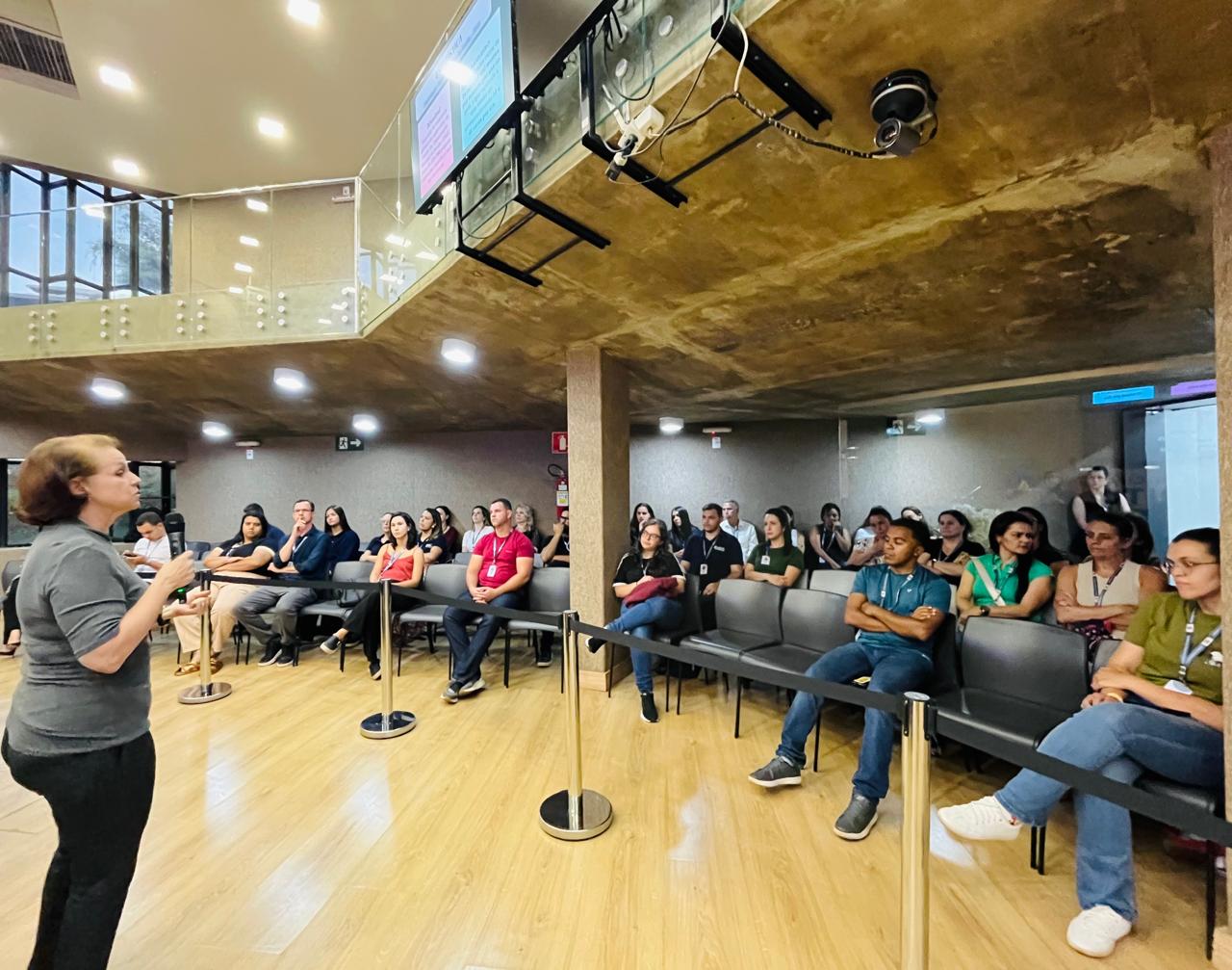 Setembro Amarelo: Câmara de Itabirito promove palestra sobre saúde mental para servidores