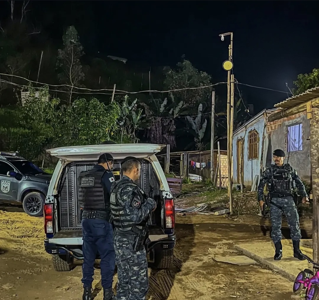 Homem é preso após denúncia de agressão contra companheira em Mariana