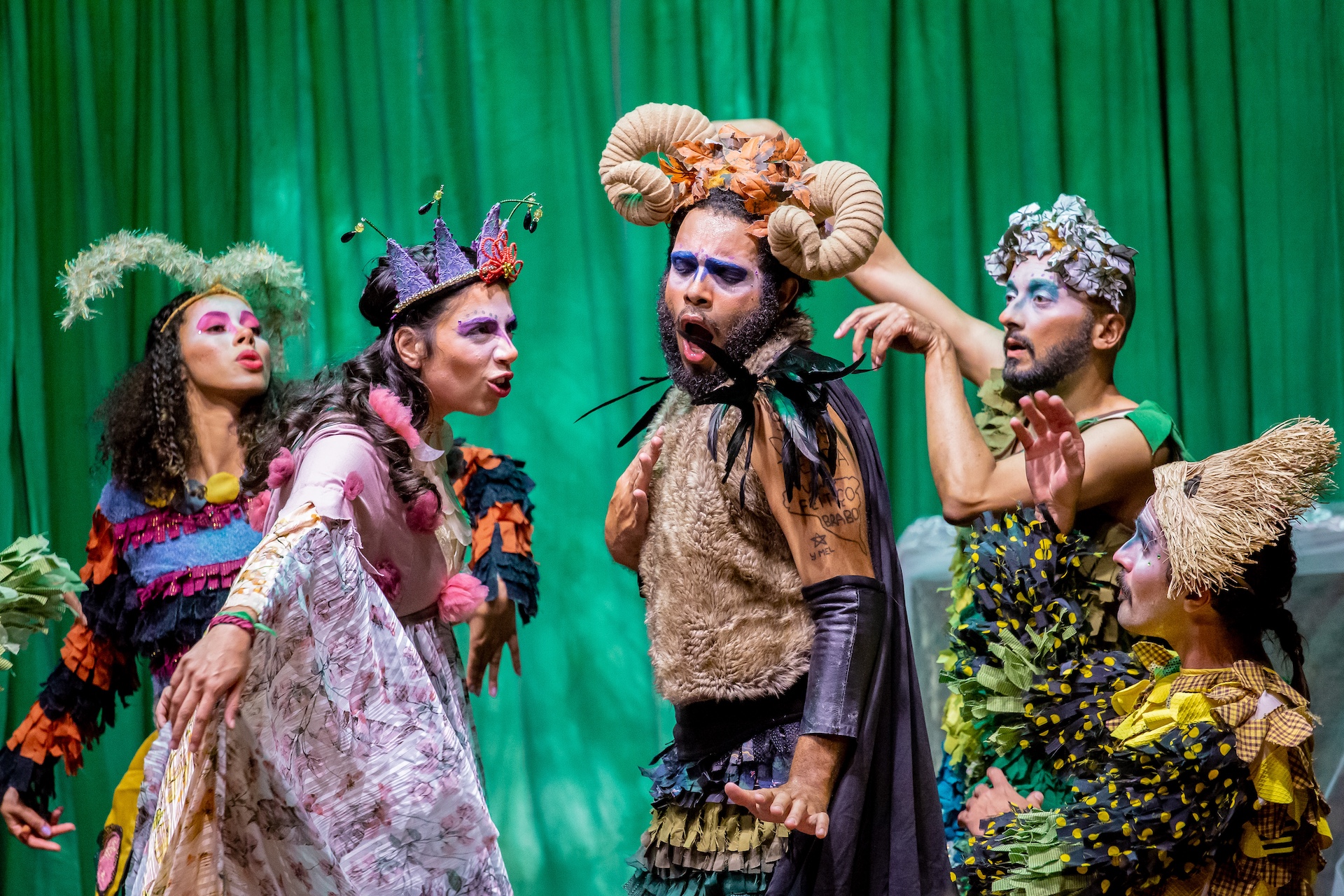 Shakespeare ganha sotaque mineiro: Cômica Cia leva “Sonho de uma Noite de Verão” a Ouro Preto e Mariana